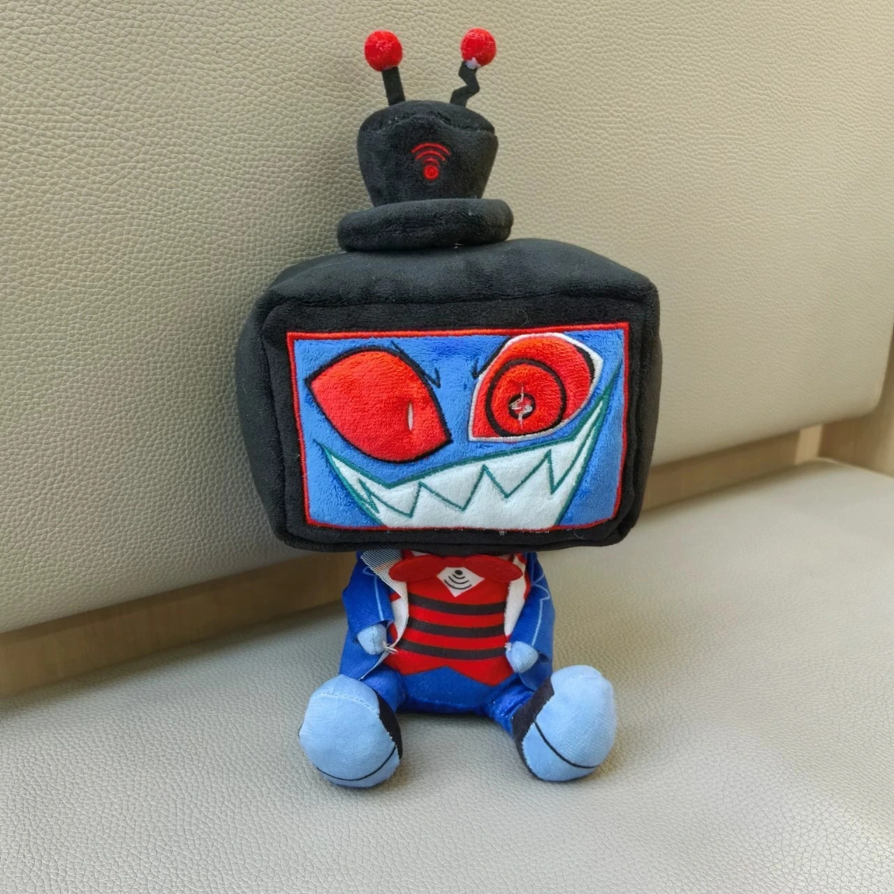 Peluche de demonio de la serie Hazbin Hotel Vox de 25 cm, figura coleccionable de anime, regalo perfecto para fans y decoración de cosplay. 1