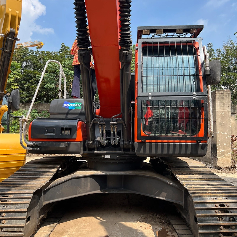 Used DOOSAN DX225 Excavator 22.5 Tons Mature Technology Easy Maintenance 1