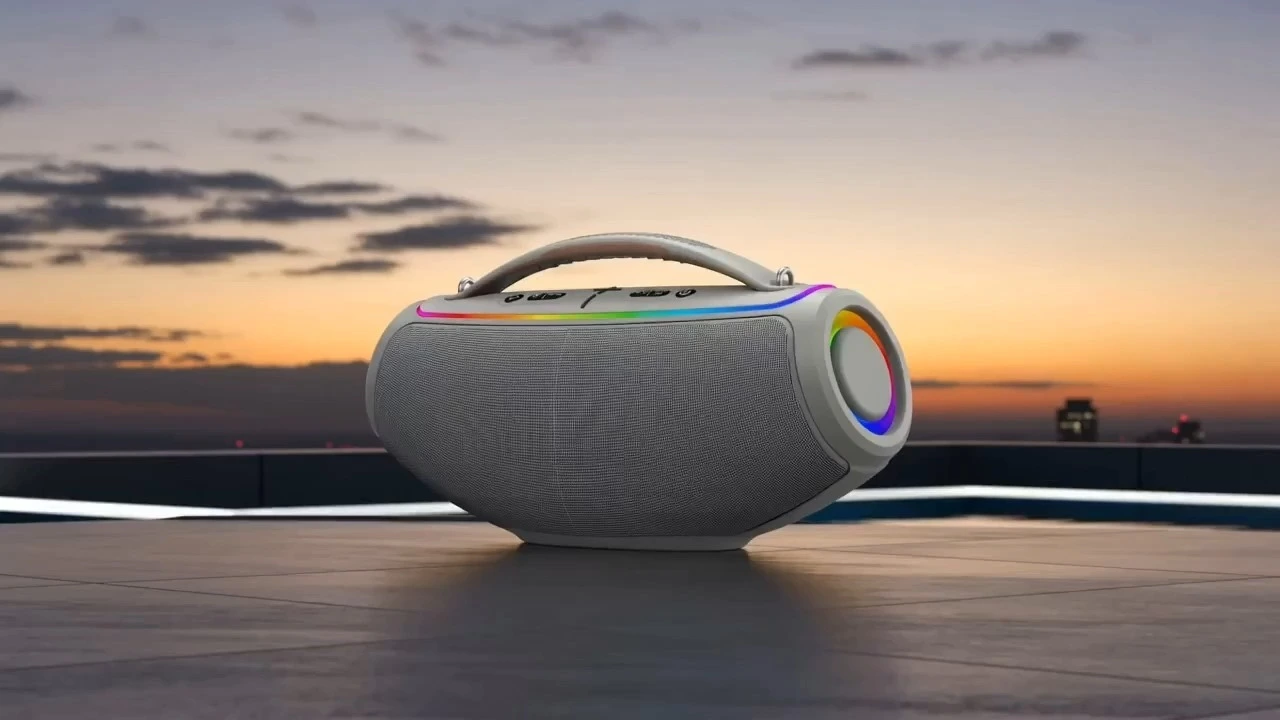 160W Outdoor Speaker with 6.5″ Woofers and Rolling Light | Deluxe AV AP-2615D 1