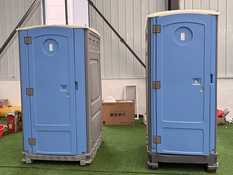 HDPE Foldable Portable Toilet For Travel Camping Outdoor Use 1