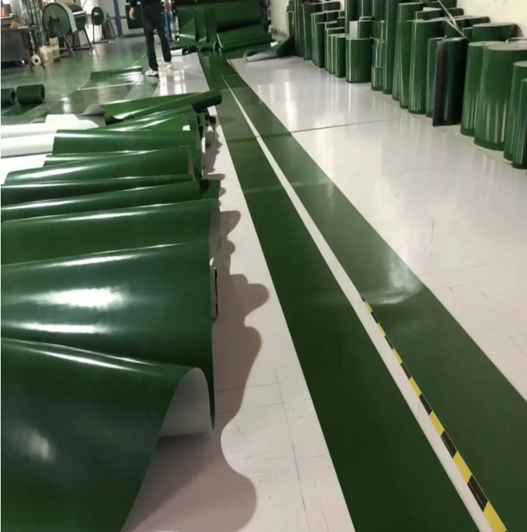 Correias transportadoras de fibra dupla face, brancas, leves e resistentes ao desgaste. 12