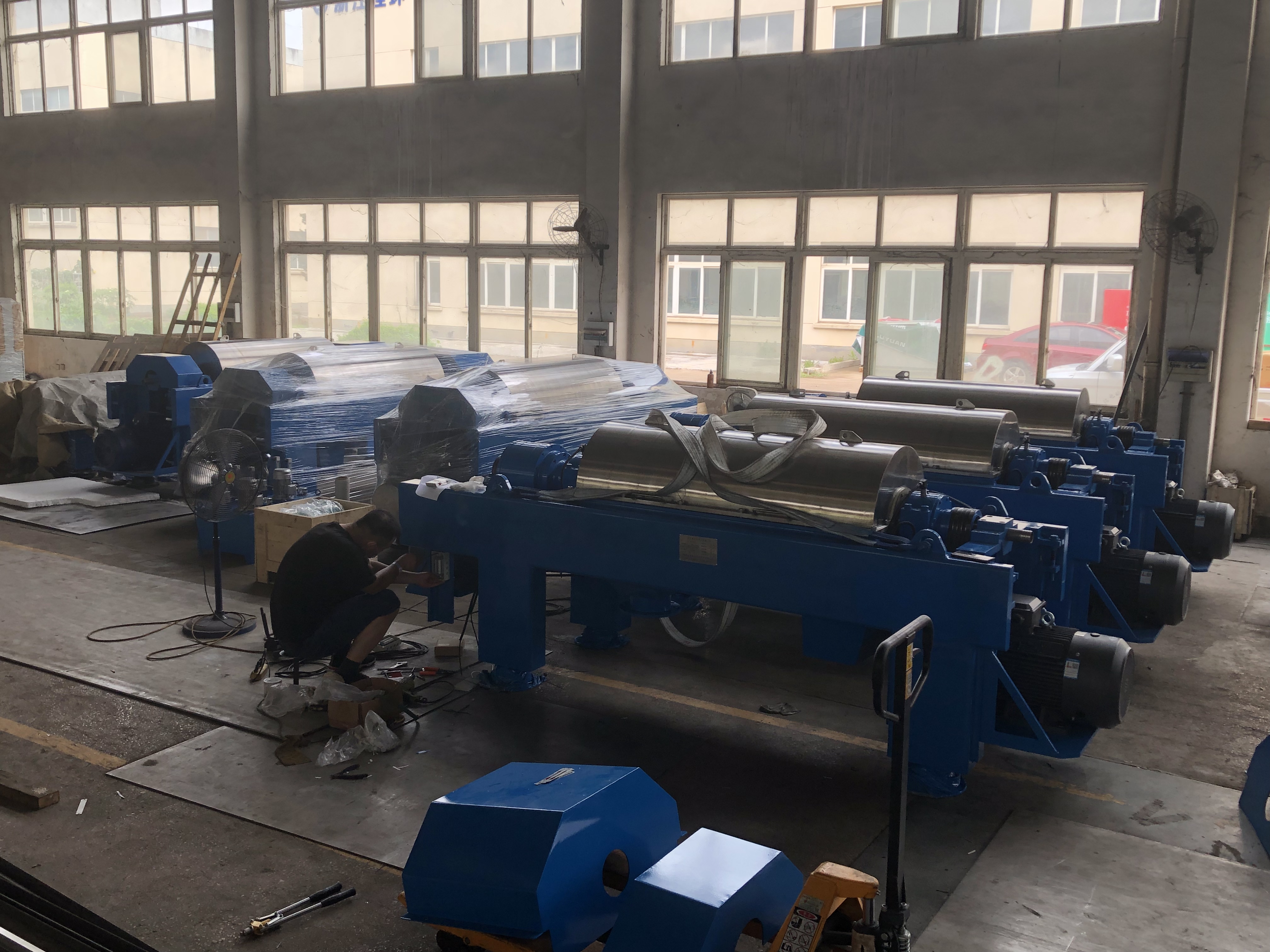 Horizontal sedimentation centrifuge1 4