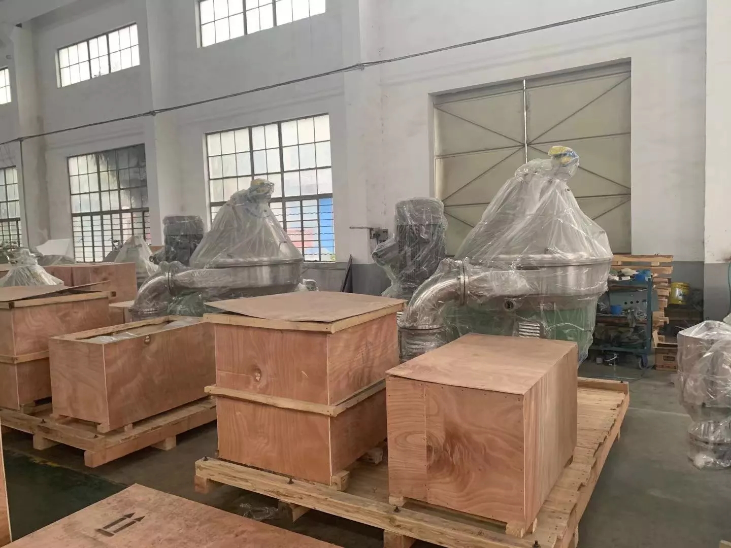 Best Quality Solid Ejecting Disk Centrifuge for Waste Oil Factory 2