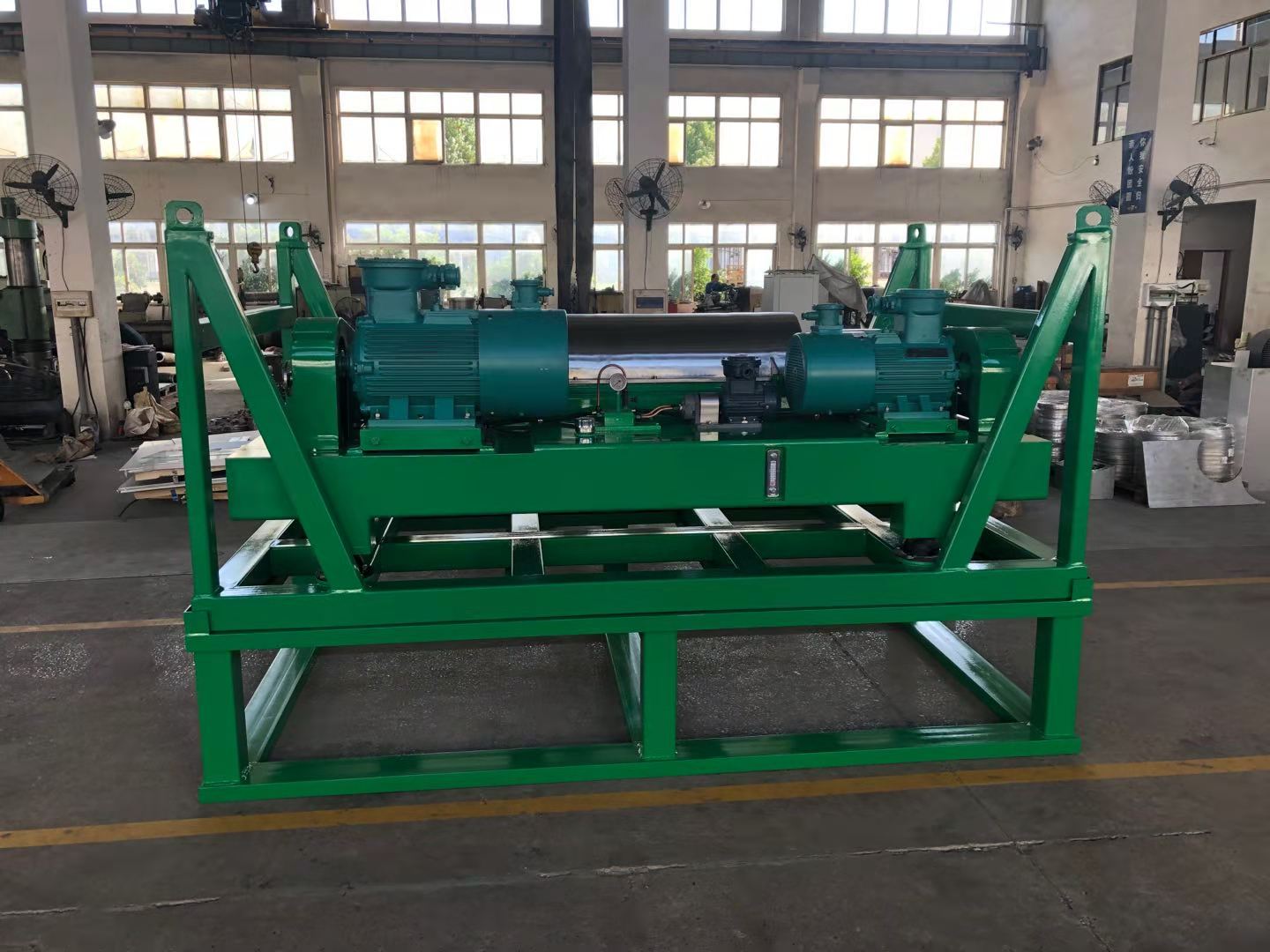 Best Quality Api Drilling Mud Fluid or Slurry Centrifuge of Separation Equipment for Oil Well Drilling Usage Factory 4
