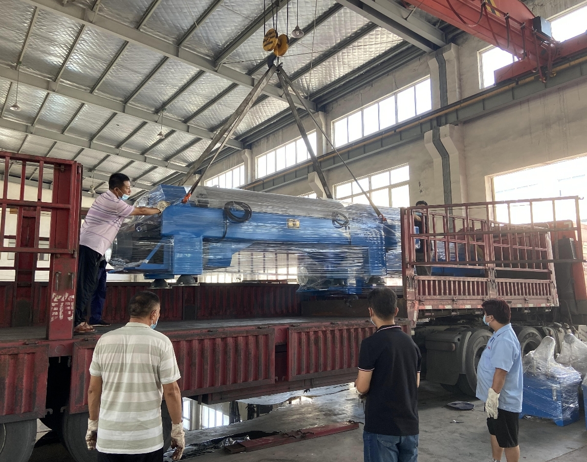 Decanter centrifuge delivery to Customer 1