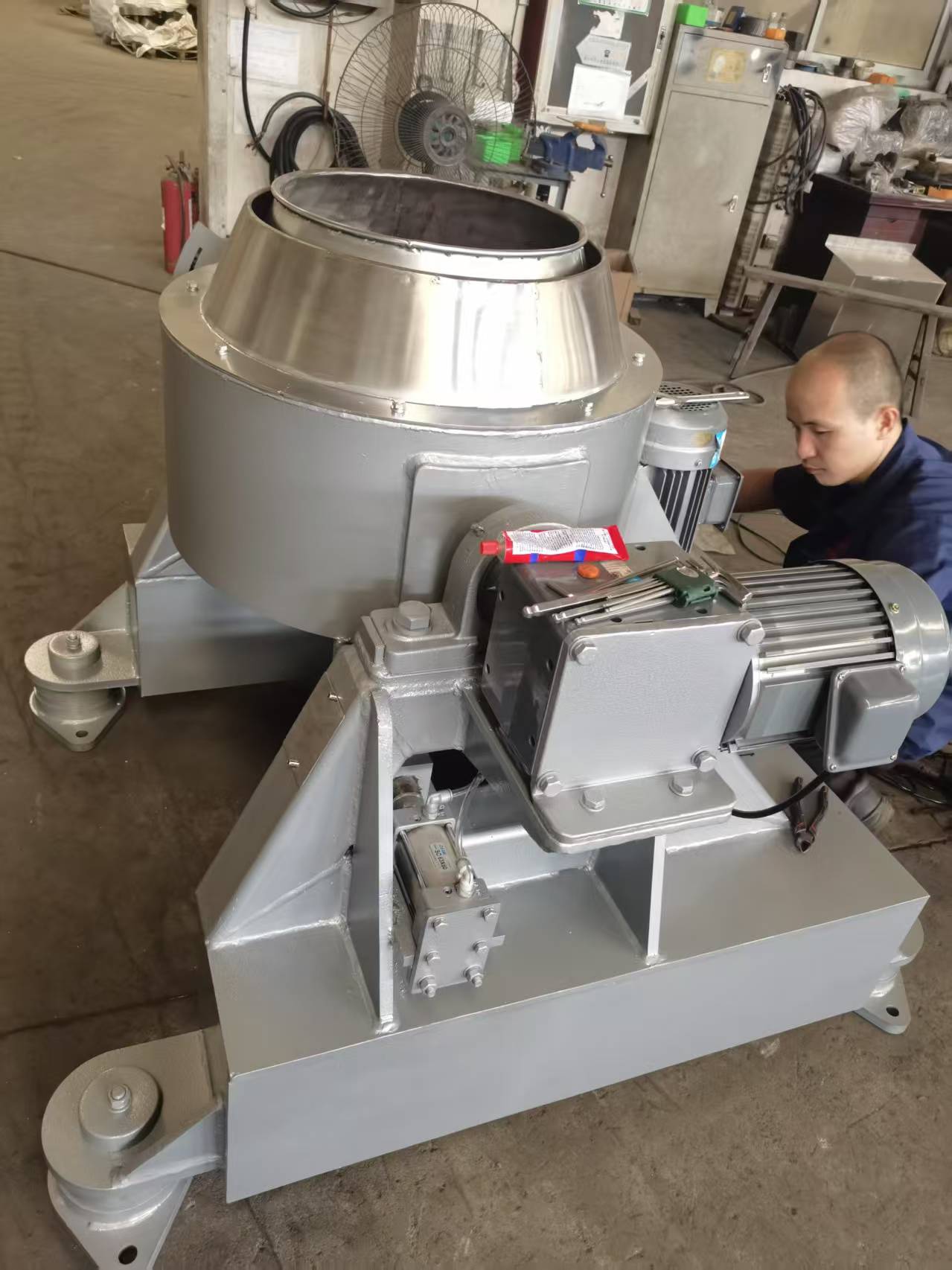 Automatische Trommelentwässerungs- und Ölentfernungsmaschine für Metallteile, Schrauben, Muttern 4