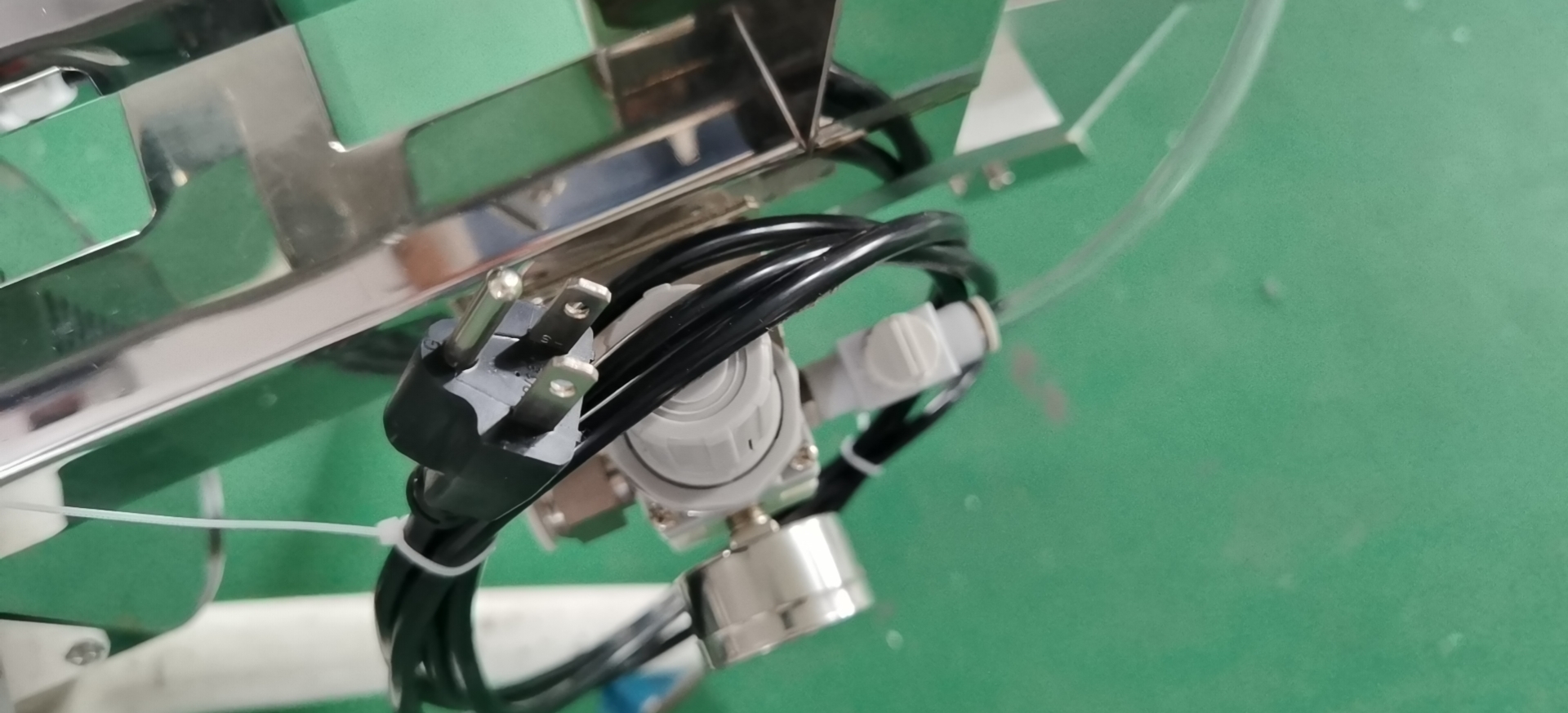 Shenzhou - Tombstone Vending Small Quartz Stone Operated Coin Shoe Polishing Machine Capsule & Tablet Machine 8