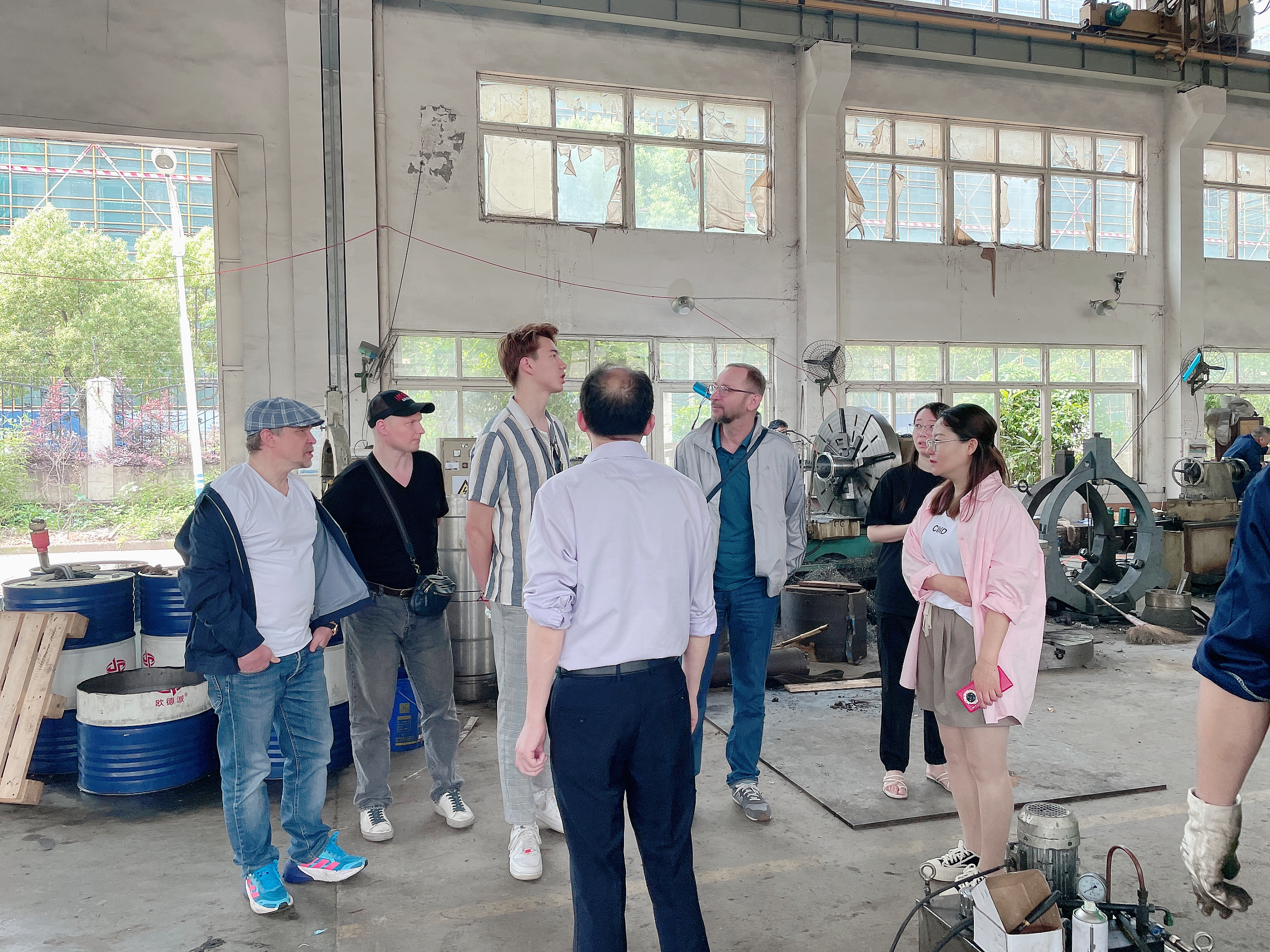 Best Russian Fish Oil Customer Visits Shenzhou Production Base Company - Shenzhou 2
