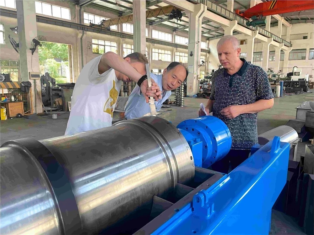 Best Russian LW450 decanter centrifuge customer on-site inspection Company - Shenzhou 1