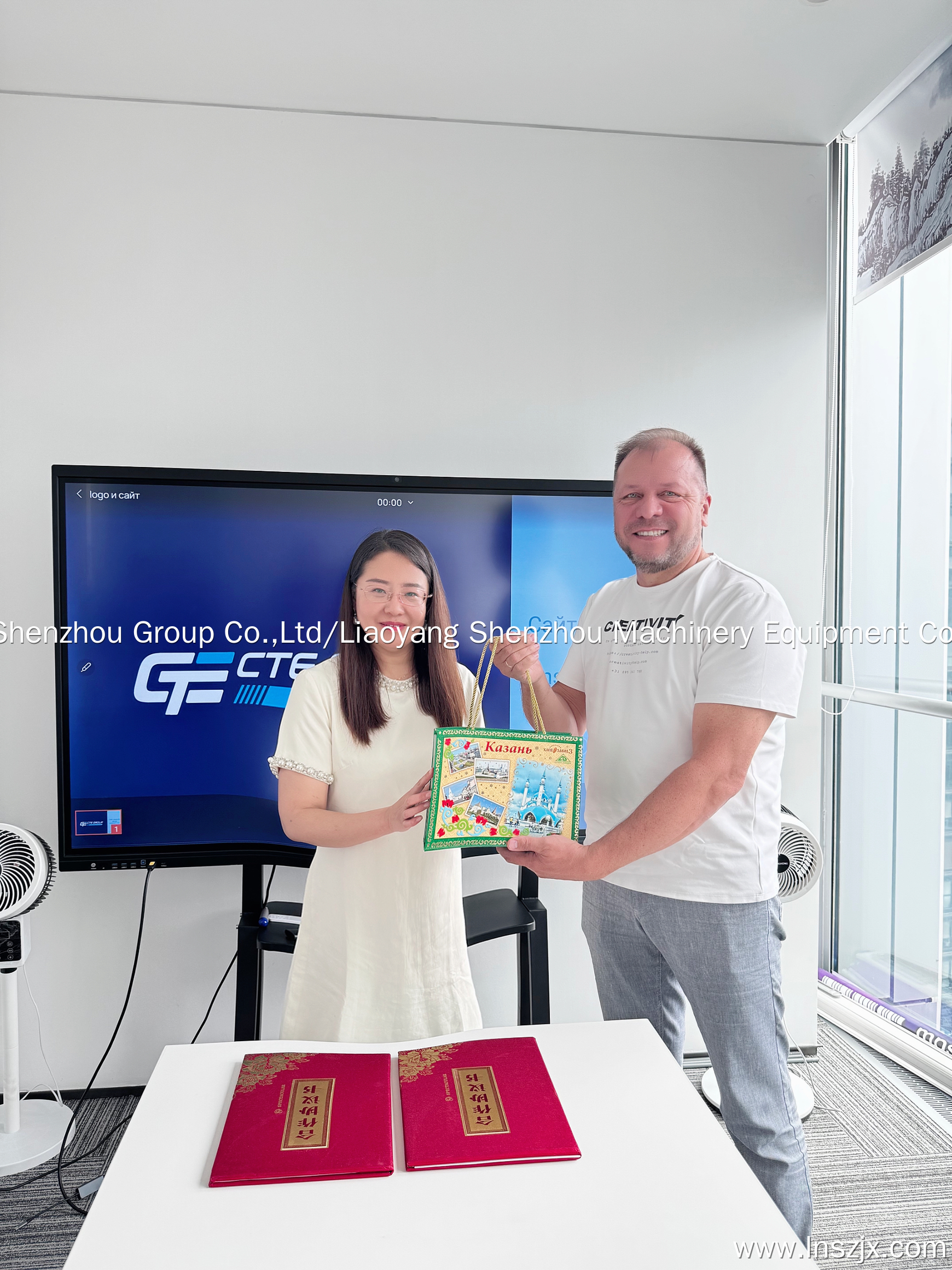 Pactum cooperationis strategicae cum clientibus Russicis signa. Producta | Shenzhou 3