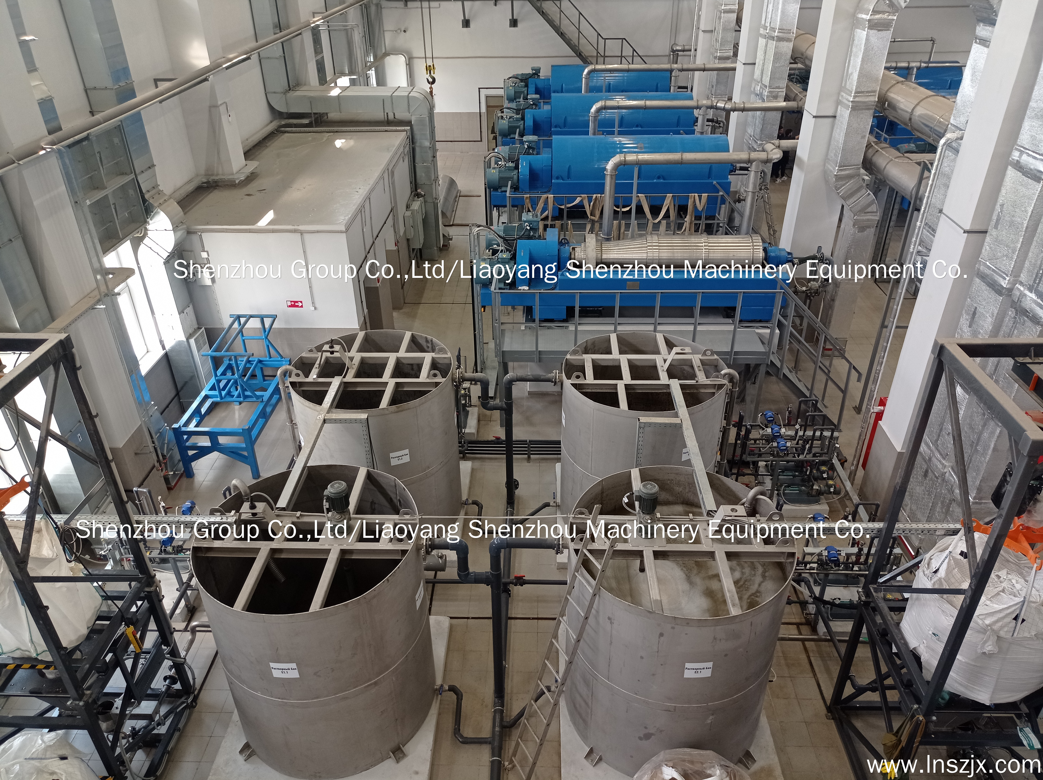 LW760 Sludge thickening decanter centrifuge export to Russian 3