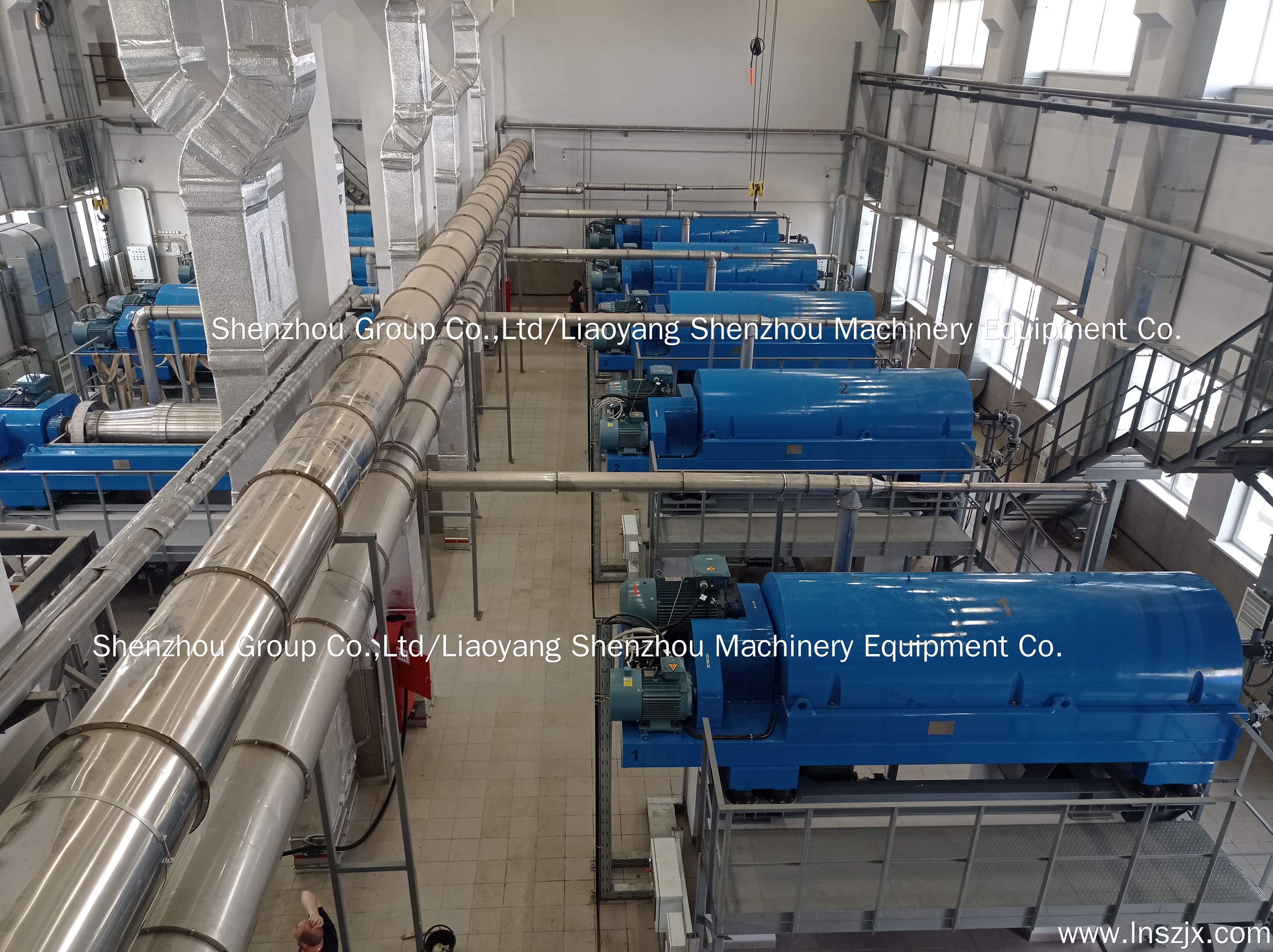 LW760 Sludge thickening decanter centrifuge export to Russian 1