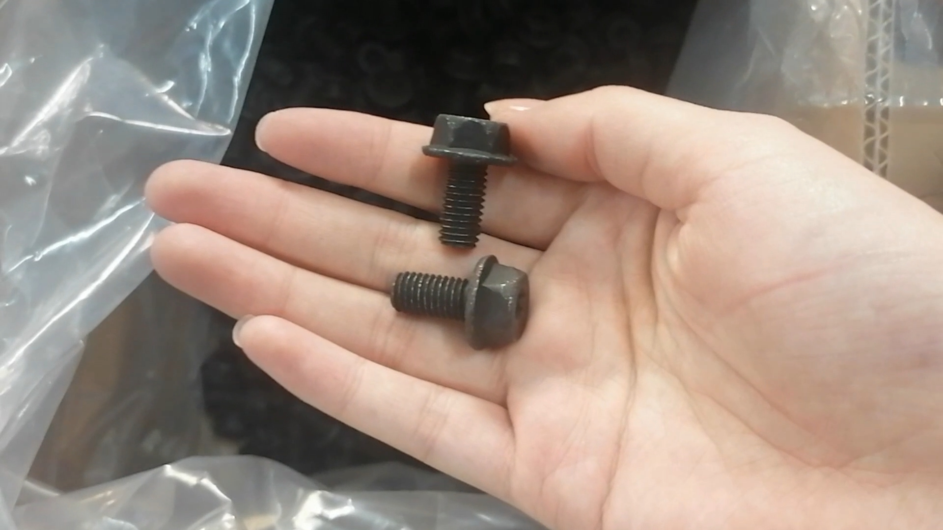 High Quality Lightweight High Strength Custom Torx Flange Bolts High strength screws 1