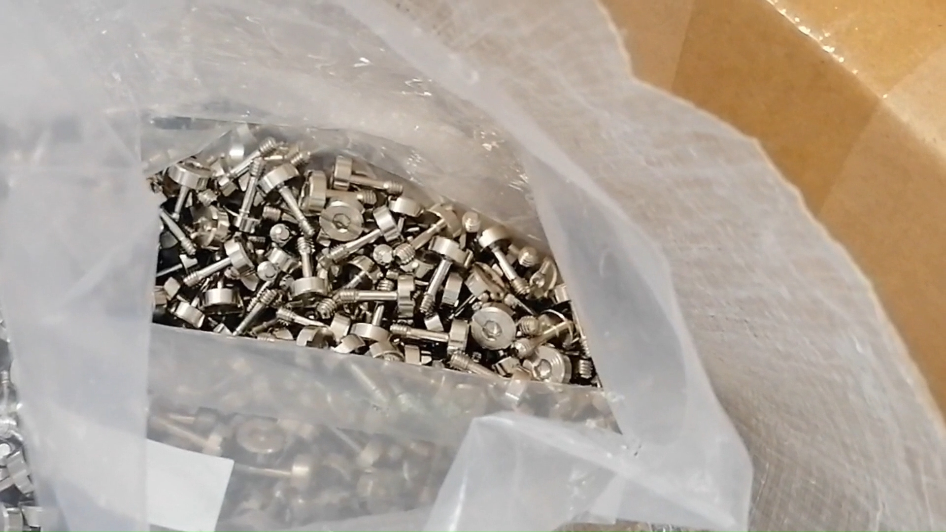 Precision Stainless Steel Slotted Captive Camera Mount Screws digital camera screw manufacturers  | Chuanghe Fastener 1