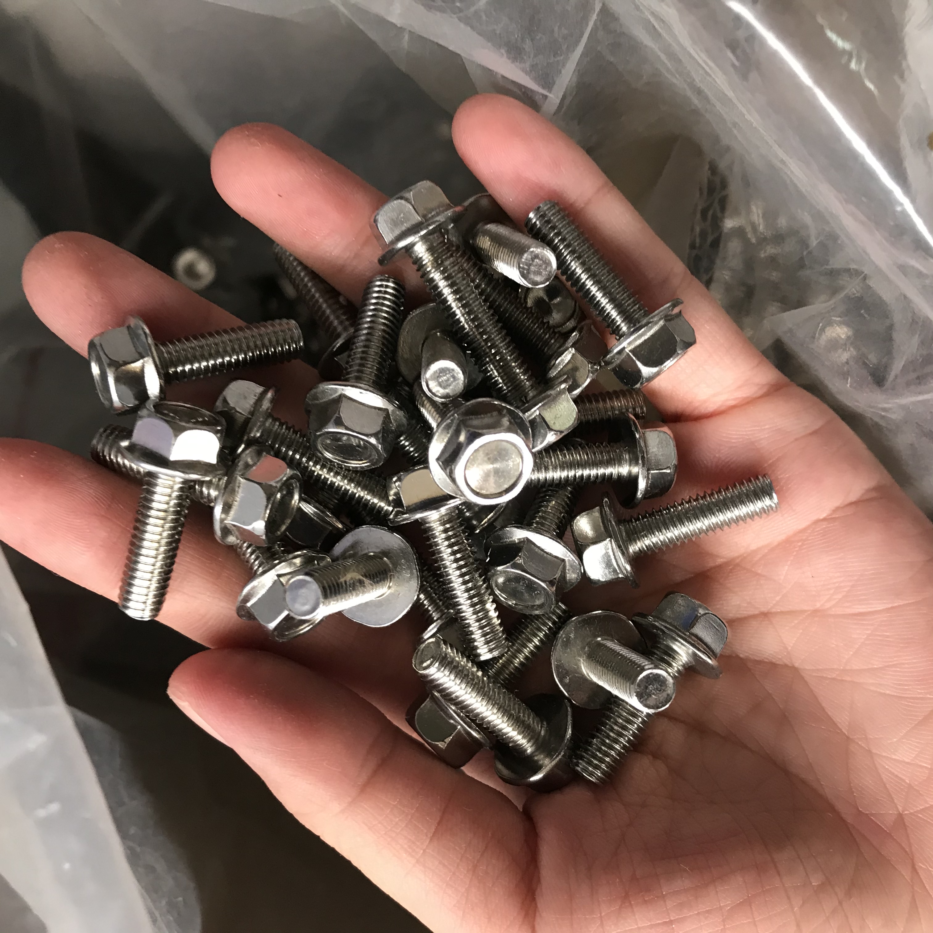 Chuanghe - China supplier wholesale customized metric Serrated titanium 12 point flange Bolt and Nut m6 m10 Stainless Steel hex flange bolt flange bolts 7