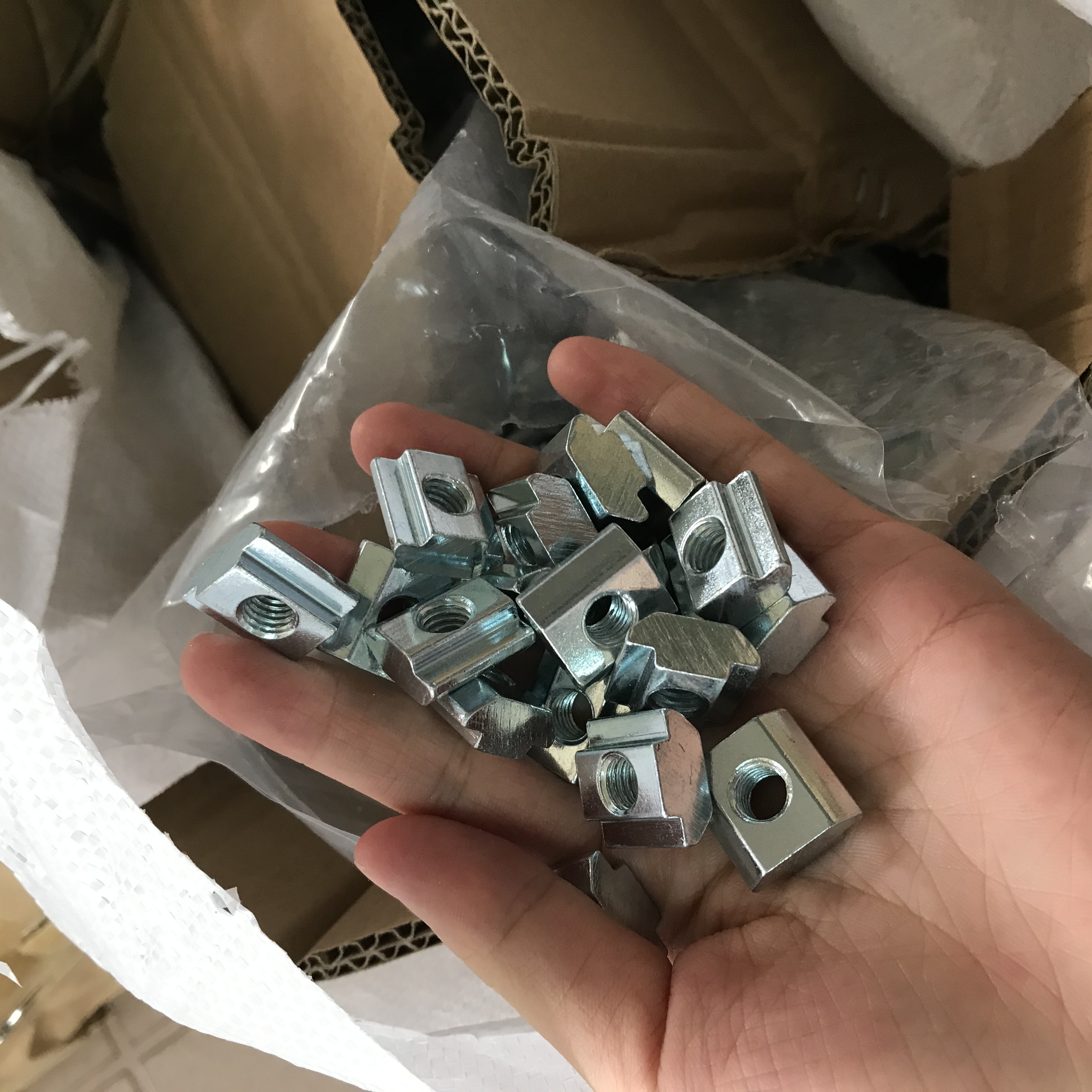 New t nut for business | Chuanghe Fastener 6