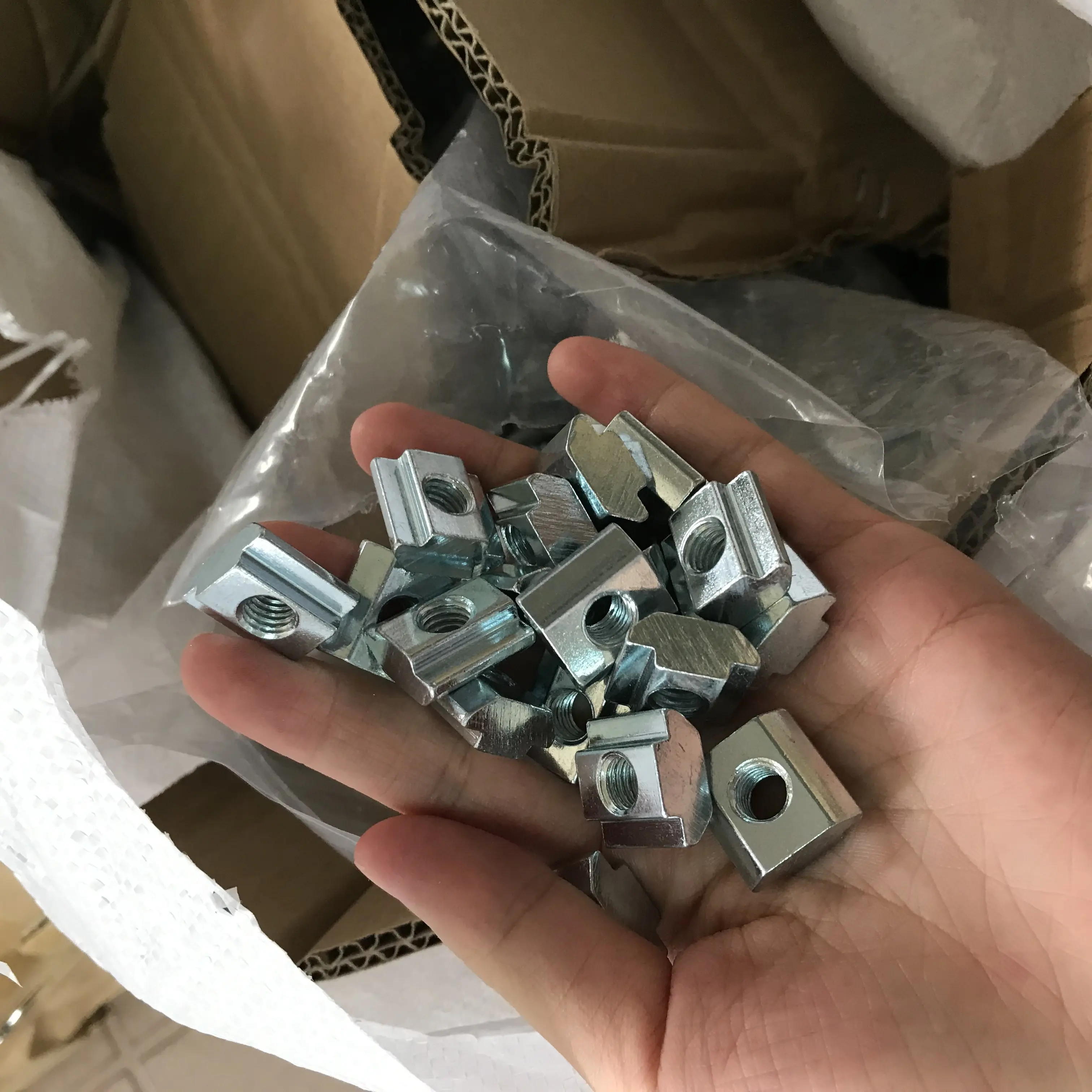 New t nut for business | Chuanghe Fastener 6