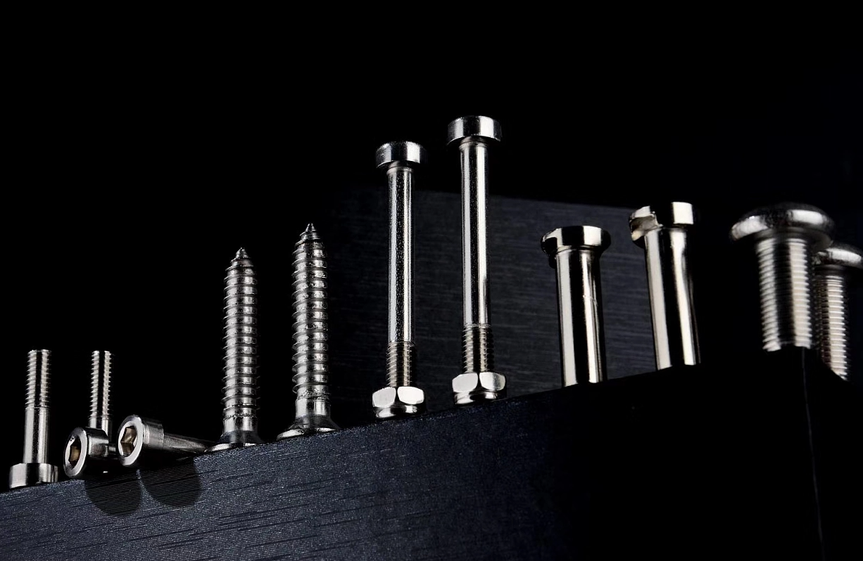 About Precision Fasteners in Electric Vehicles: Enhancing Performance and Sustainability | Chuanghe Fastener 2