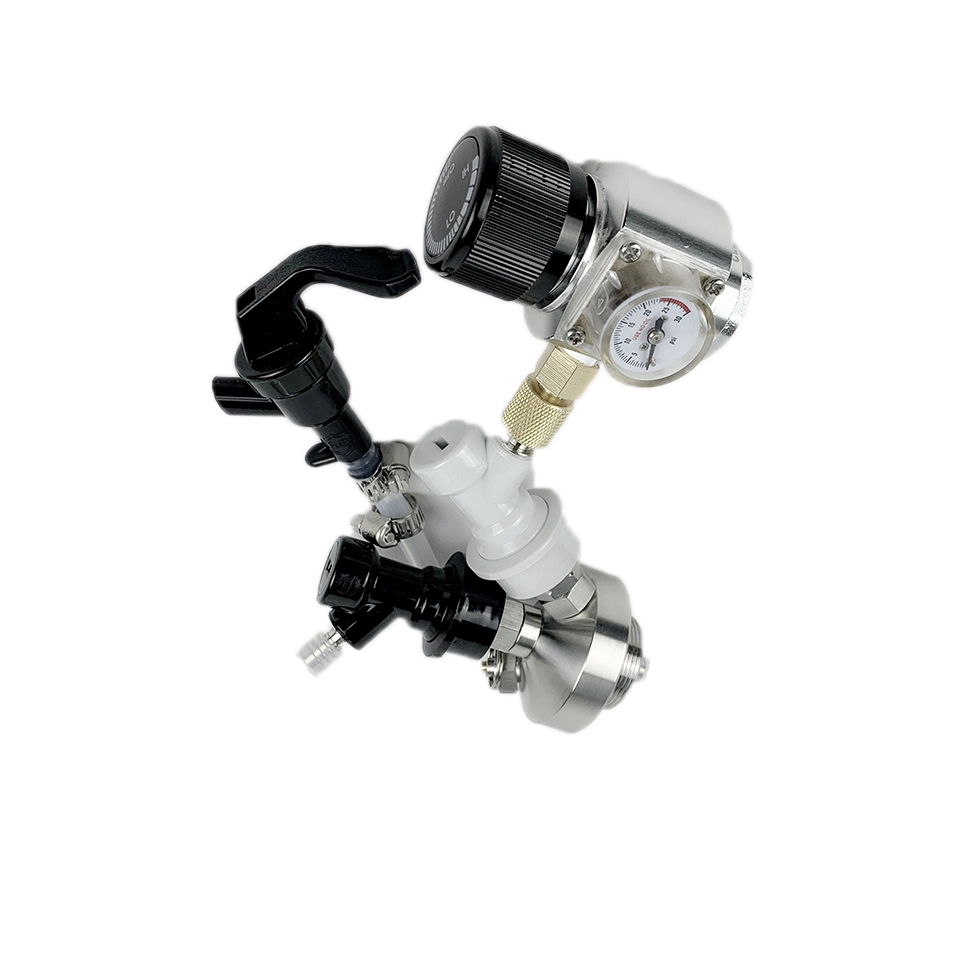 Mini-fût de bière avec régulateur de CO2, robinet à bille réglable et distributeur de gaz liquide 1