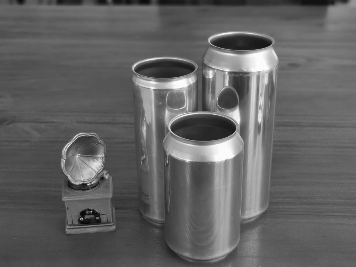 Canettes en aluminium vides, personnalisables et de qualité alimentaire, pour boissons et bières, de 330 ml et 500 ml. 2