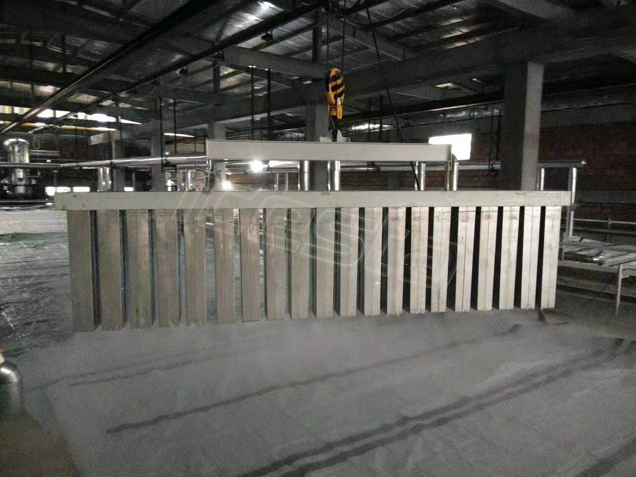 Brine Cooling Block ice machine with 5 ton - 200 ton/day,ice size from 10kg to 150kg per piece for ice factory 12