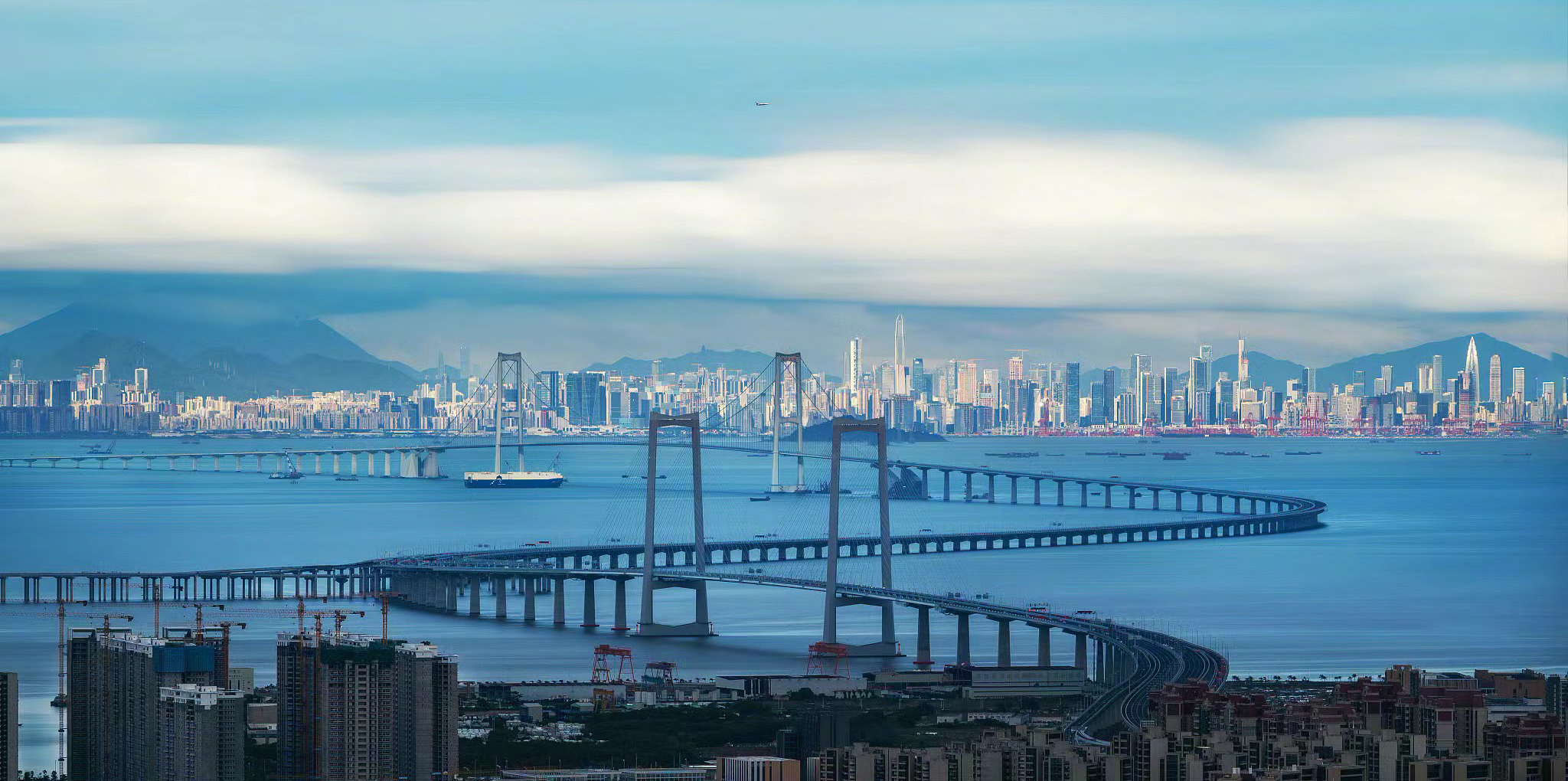 Shenzhen-Zhongshan Link,in which ICESTA participated as a concrete cooling ice system supplier, was officially operation 1