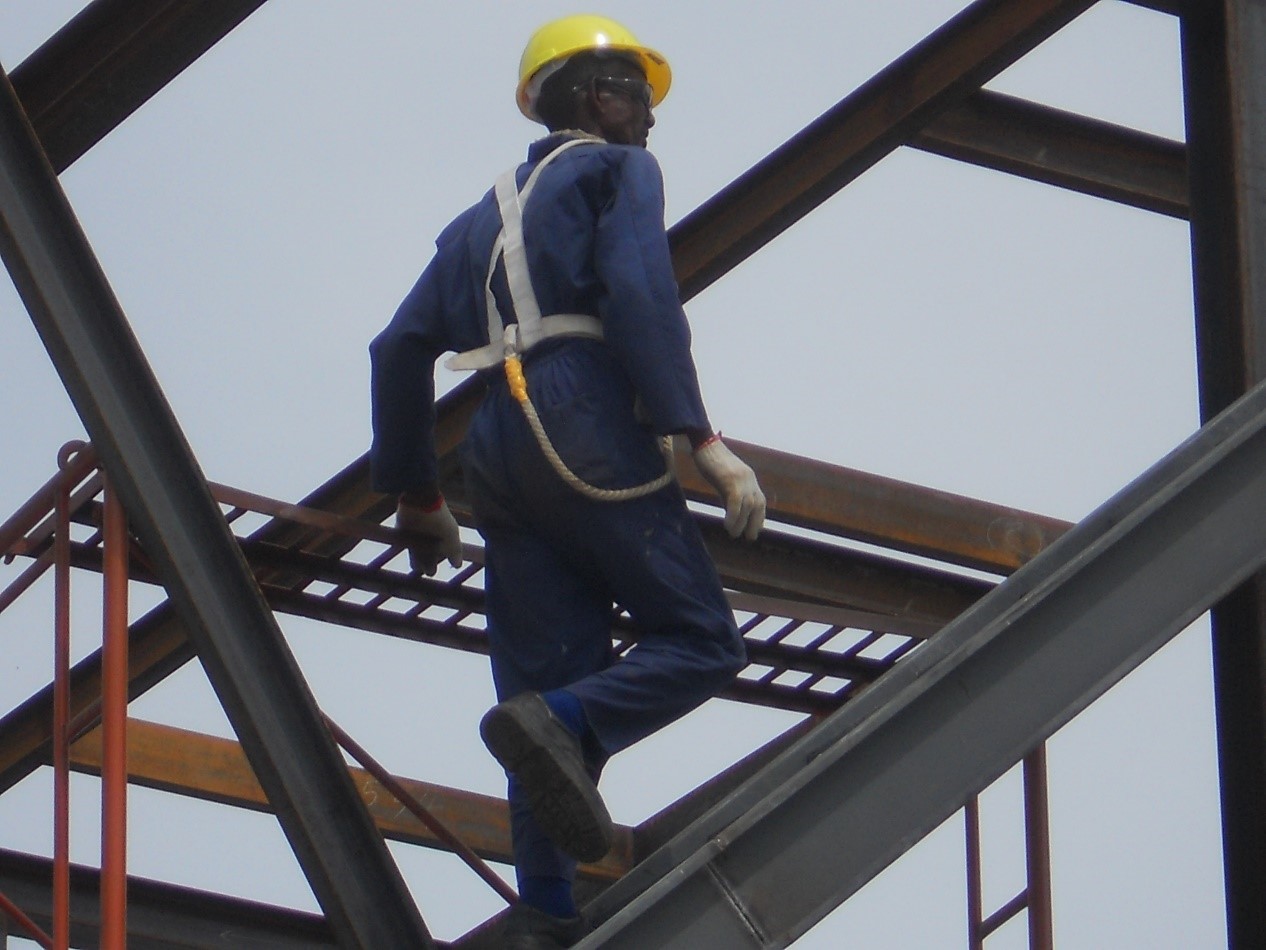 ICESTA Containerized flake ice machine+Automatic ice raker storage & screw ice delivery system+Slurry ice mixing system 5