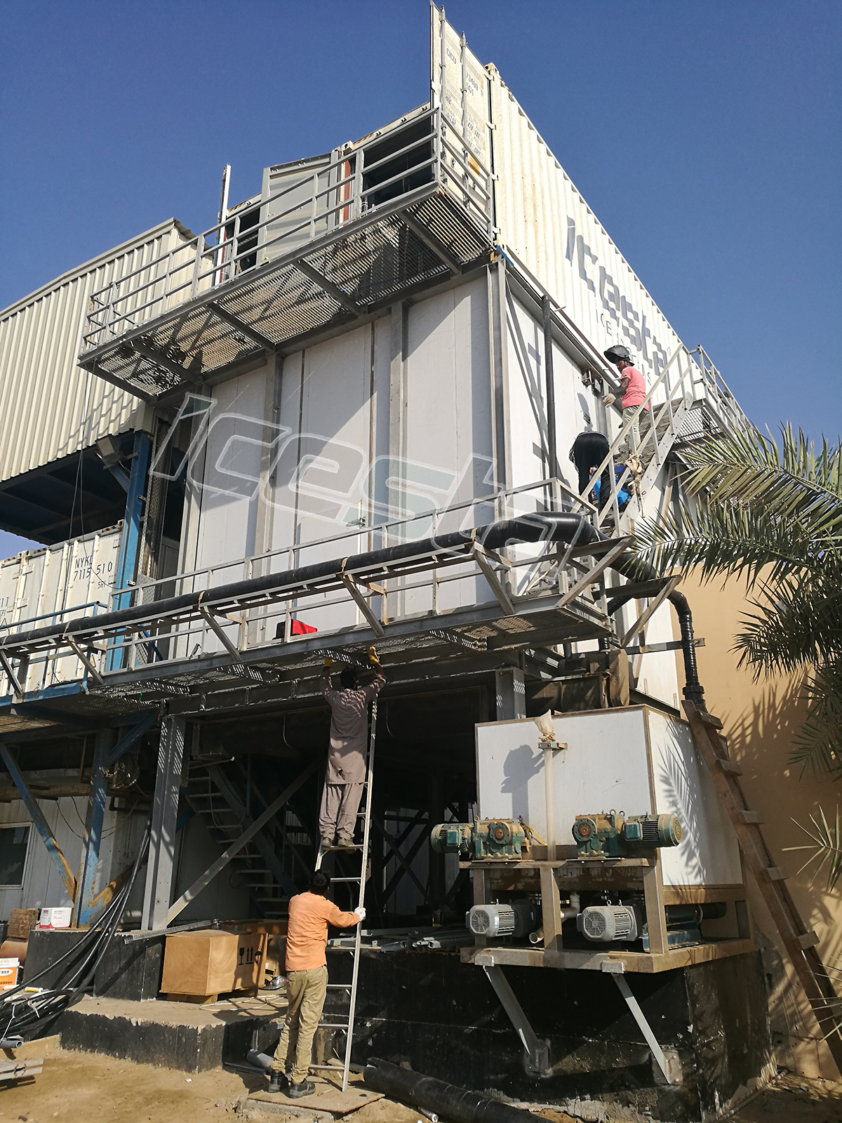 ICESTA Containerized flake ice machine+Automatic ice raker storage & screw ice delivery system+Slurry ice mixing system 3