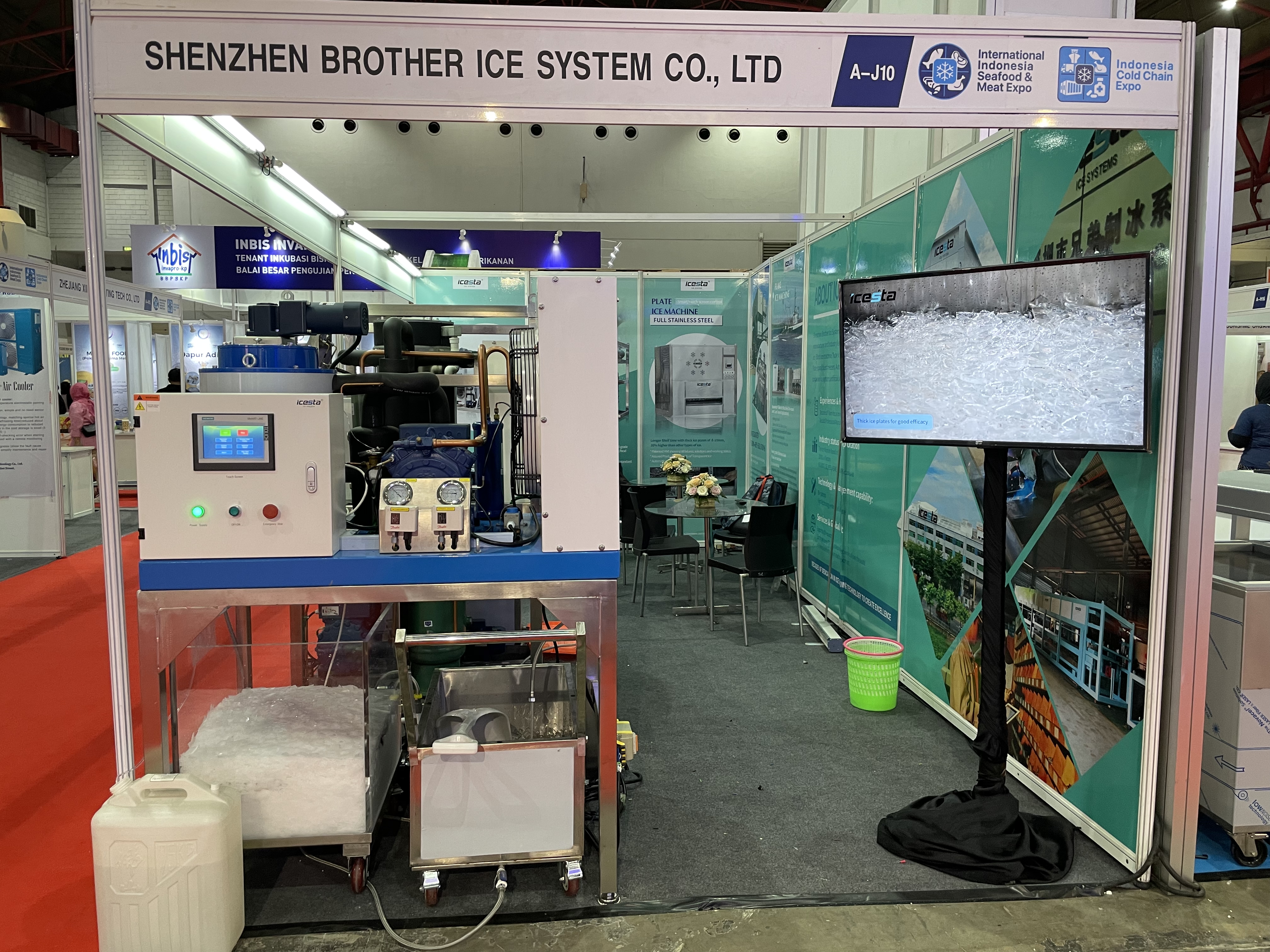 The ICESTA tube ice display machine was purchased directly with Indonesian currency 2
