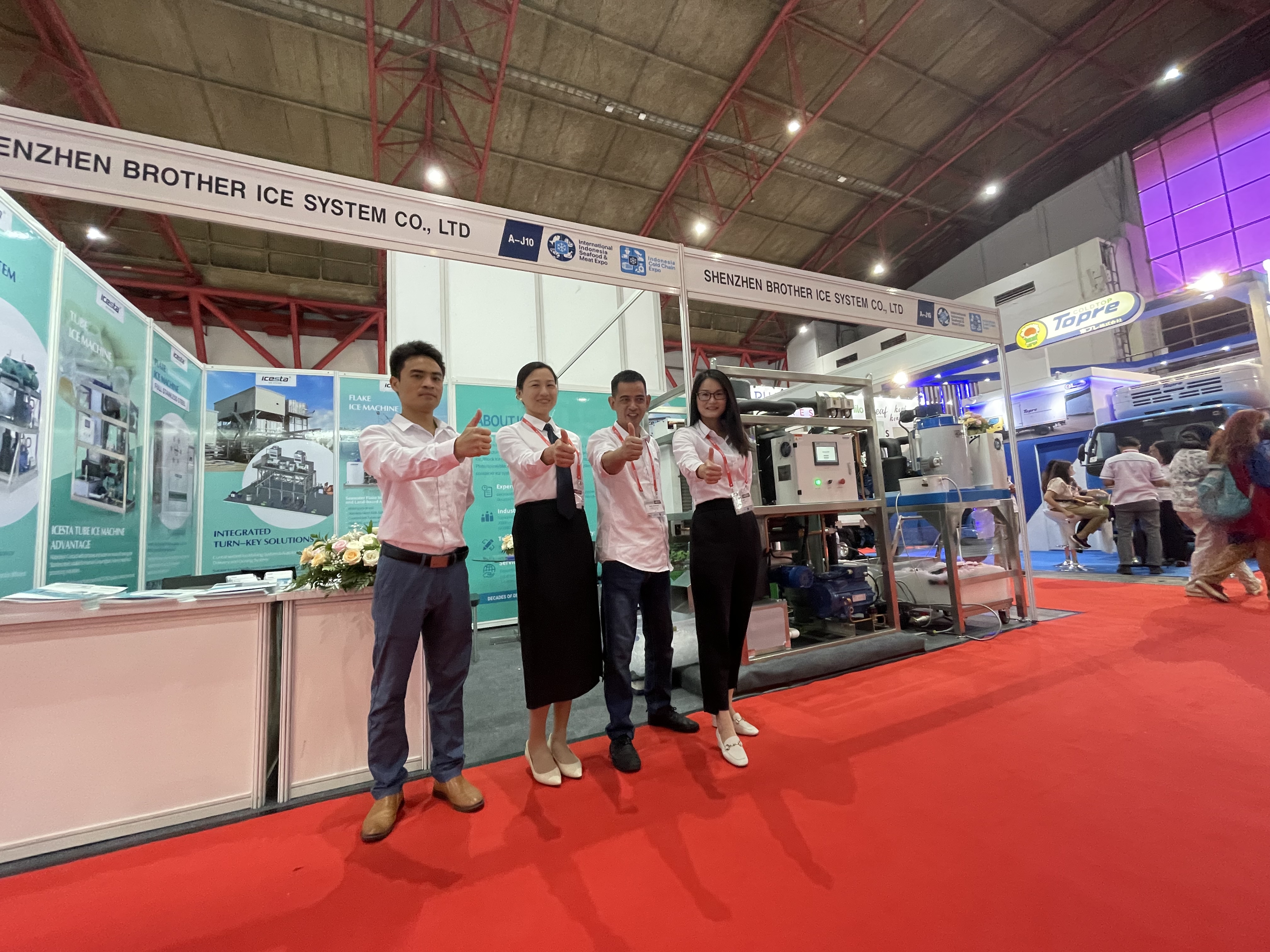 The ICESTA tube ice display machine was purchased directly with Indonesian currency 21