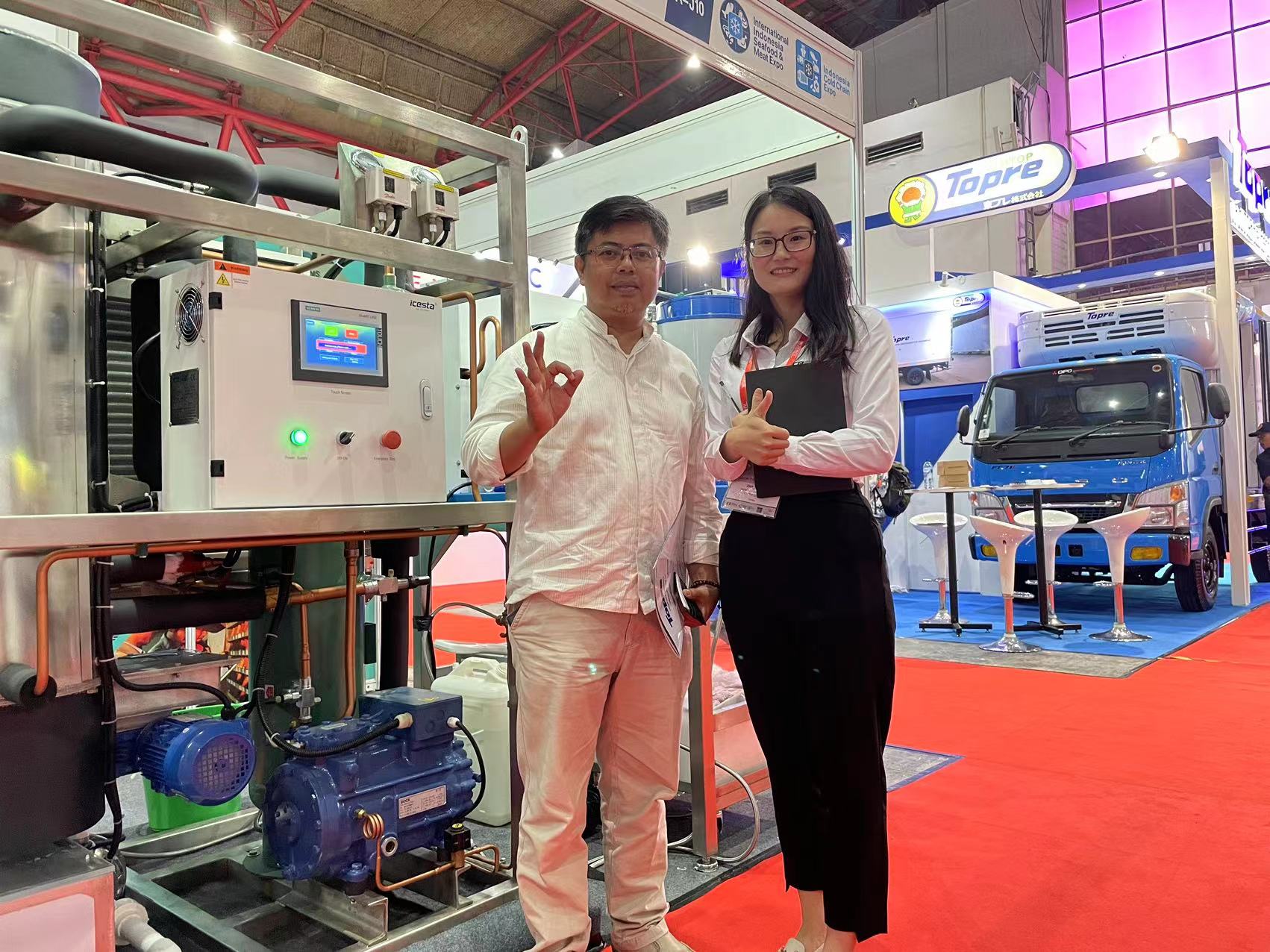 The ICESTA tube ice display machine was purchased directly with Indonesian currency 16