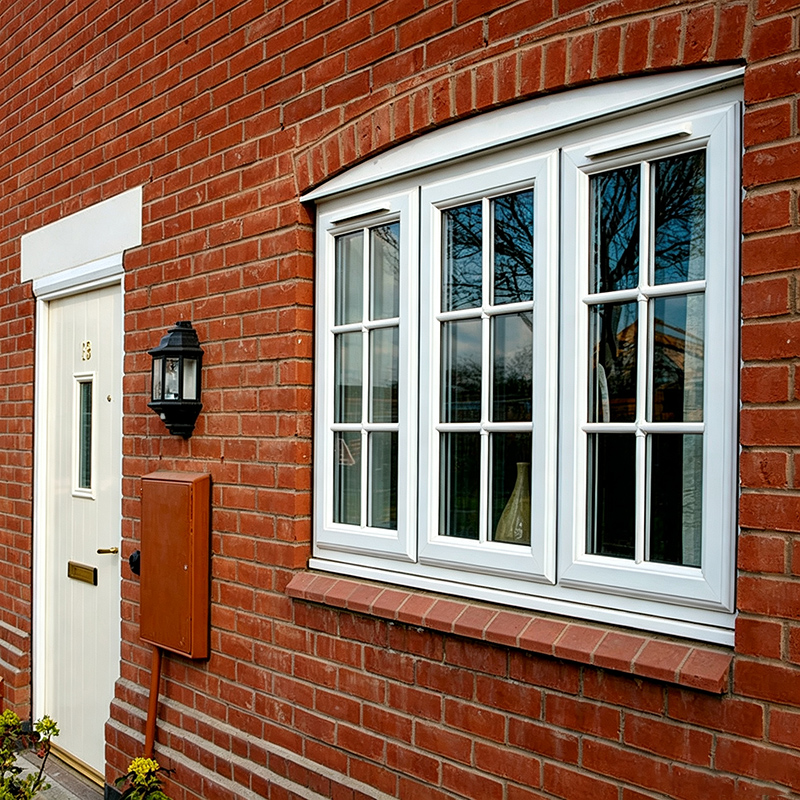 Ventana abatible de aluminio blanco con diseño de rejilla clásica 2