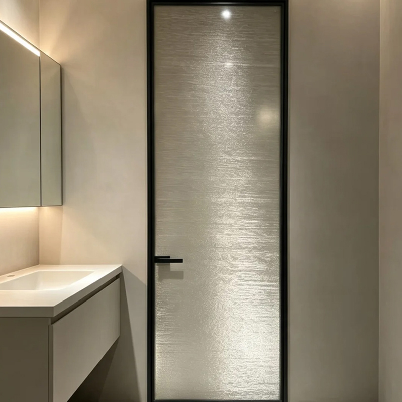 Puerta batiente de aluminio y cristal con marco delgado 2
