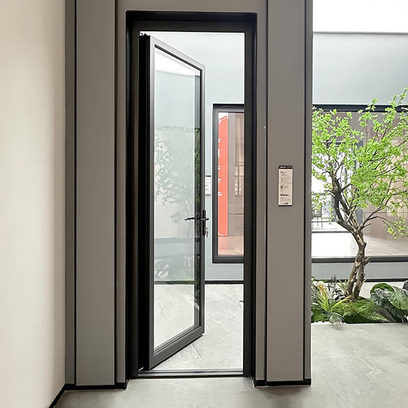 Puerta batiente de aluminio y vidrio con rotura de puente térmico 5