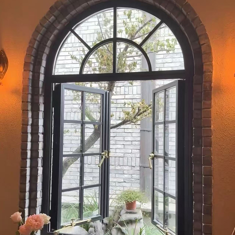 Ventana abatible de aluminio de estilo francés retro con apertura hacia afuera. 5