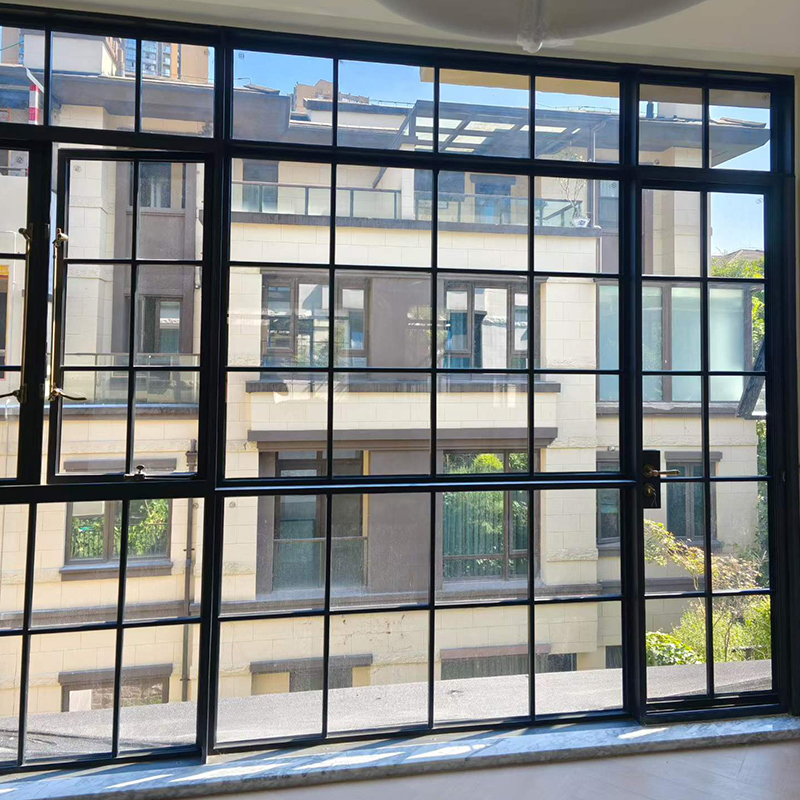 Ventana abatible de aluminio de estilo francés retro con apertura hacia afuera. 1