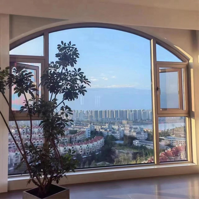 Ventana abatible con mosquitera integrada de forma especial 4