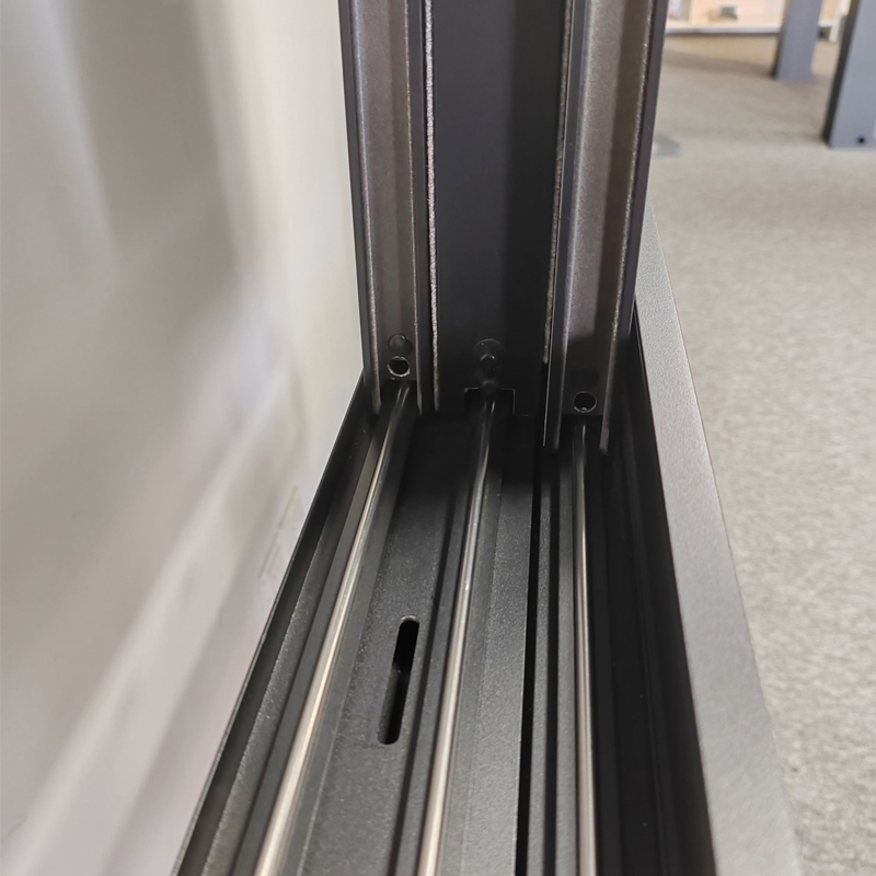 Ventana corredera con umbral escalonado de aluminio con rotura de puente térmico 4