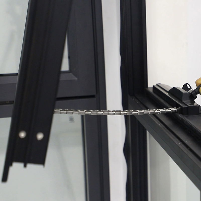 Ventana abatible de aluminio con manivela, estilo australiano. 4