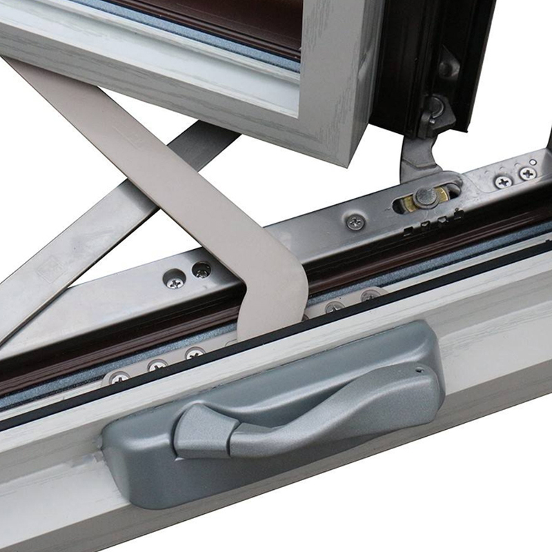 Ventana abatible de aluminio con manivela 5