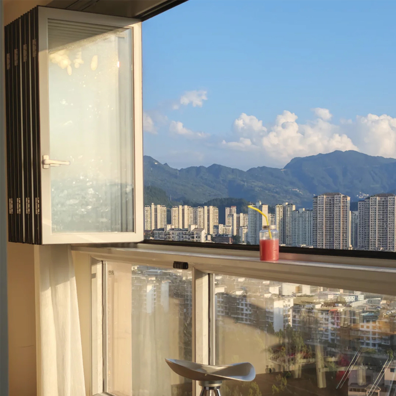 Ventana panorámica plegable de aluminio con rotura de puente térmico 1