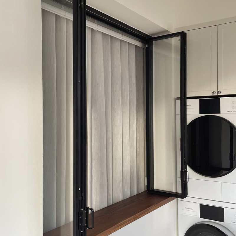 Ventana plegable de aluminio con marco estrecho y perfiles delgados. 3
