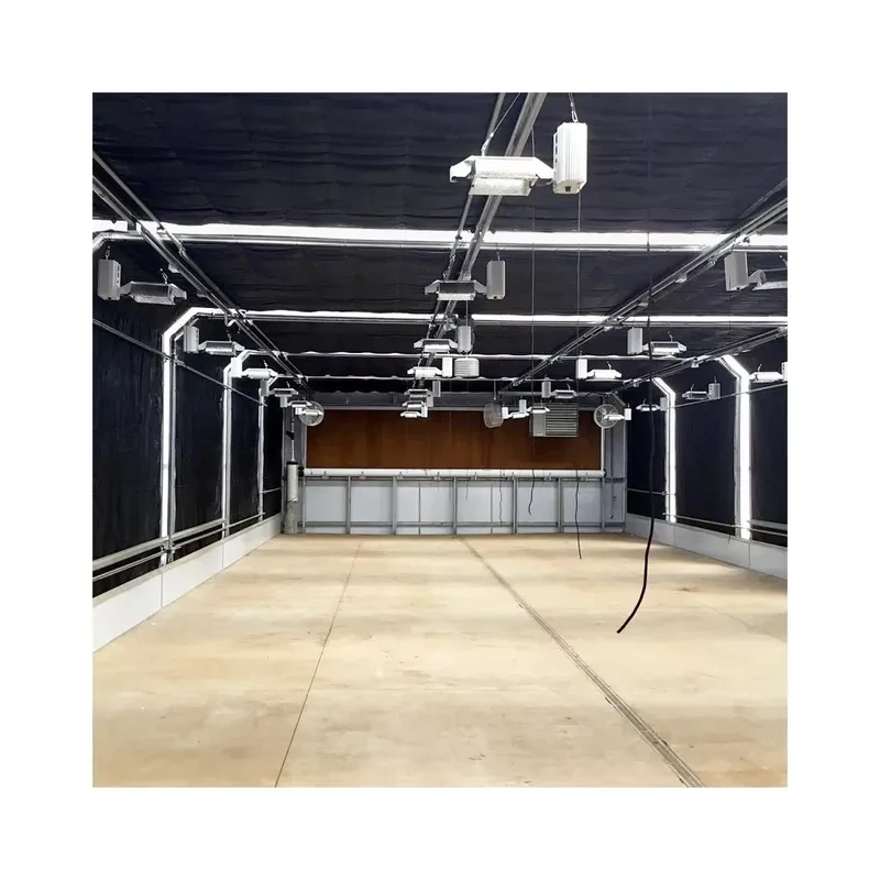 Invernadero de vidrio personalizable con sistema de sombreado retráctil y opción de personalización. 1