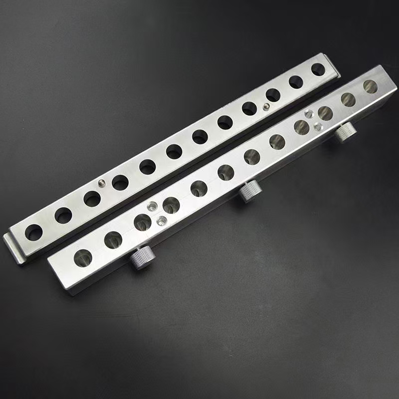 Molde de aluminio para rellenar barras de labios, 12 cavidades. 4