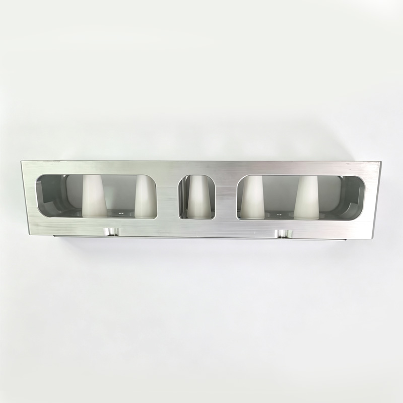 Moule à rouge à lèvres 6 cavités en aluminium, compatible avec un moule entièrement en silicone. 3