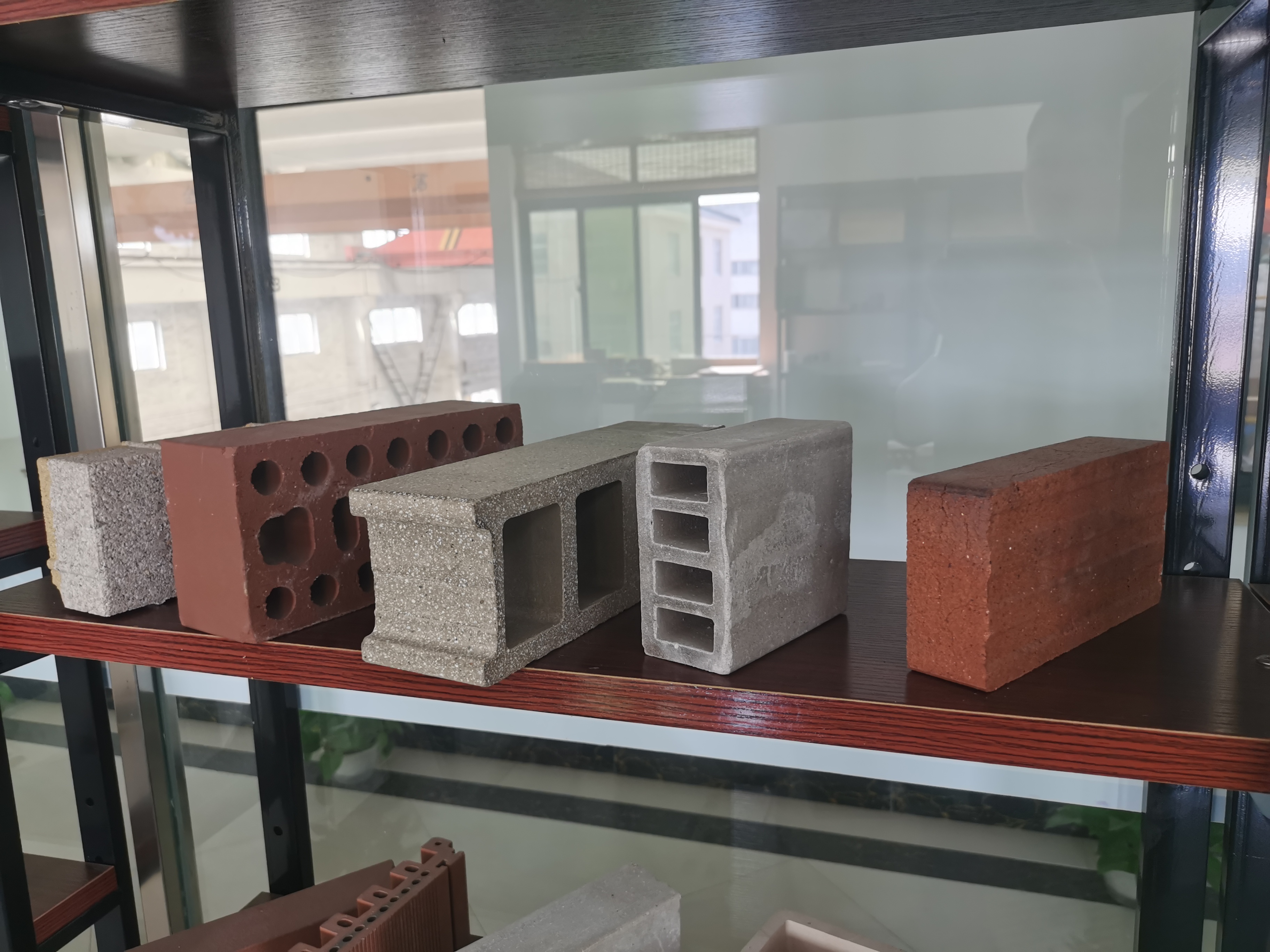 Máquina para fabricar baldosas de ladrillo y revestimiento de terracota para paredes de arcilla cerámica 5