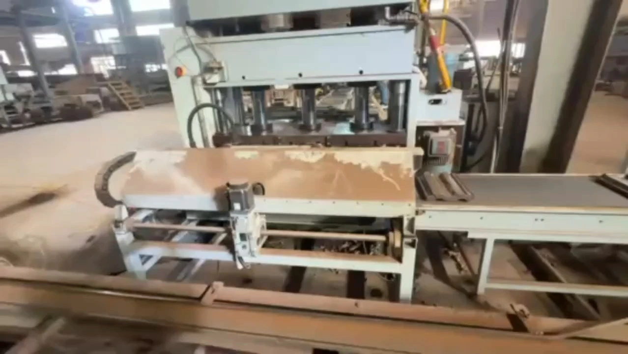 Máquina de extrusión y moldeo de tejas de arcilla de bajo consumo energético. Línea de producción completa para tejas de techo. 1