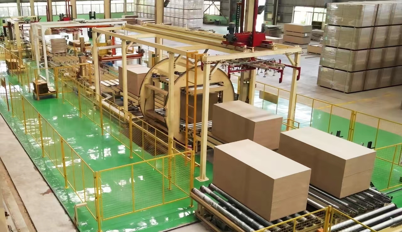 High Efficiency Pallet Packaging Line 25 Stacks Per Hour For Panel Protection 1