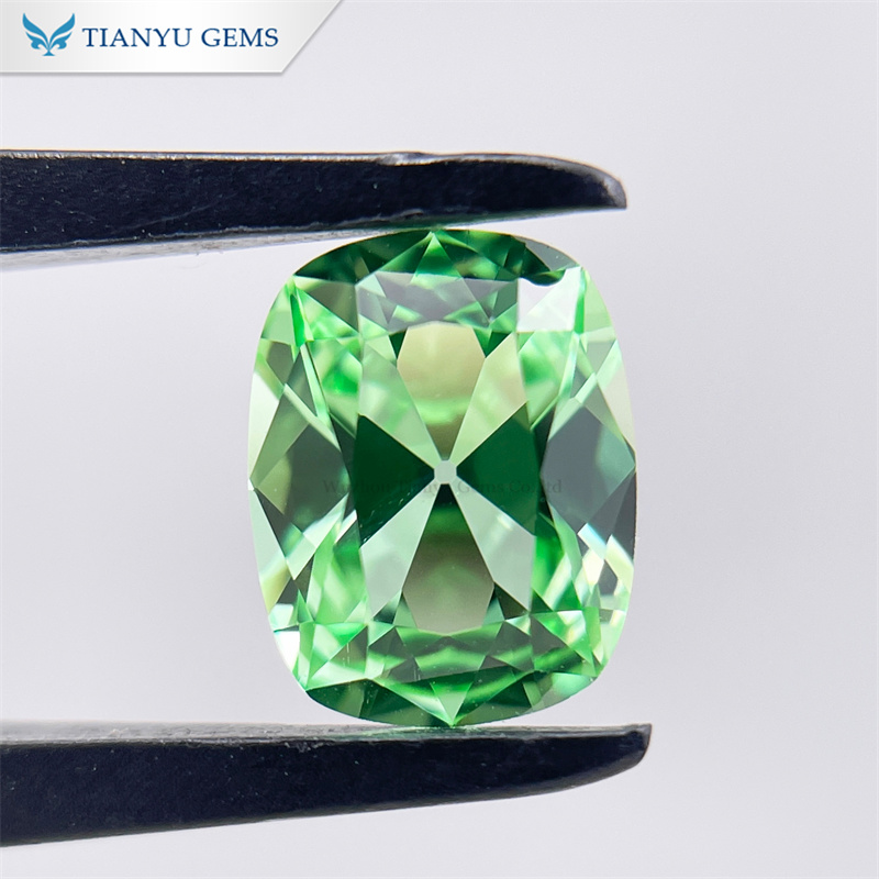 Nhà cung cấp đá quý sapphire xanh lá cây hình quả táo cắt kiểu cổ điển, làm thủ công theo yêu cầu. 8
