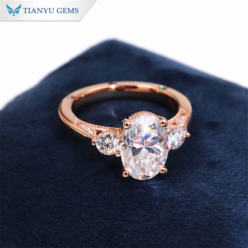 Tianyu Gems Three-stone Moissanite Diamond Engagement Ring 18k Rose Gold Ring For Woman 2